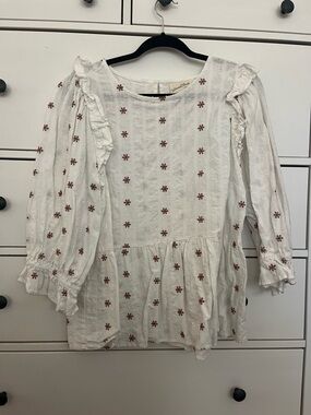 Universal Thread White Peplum Tunic with Red Floral Embroidery